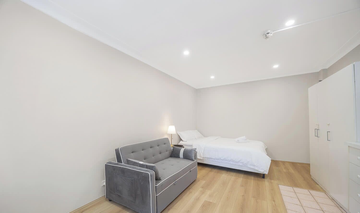 1 chambre, fer et planche à repasser, Wi-Fi, literie fournie