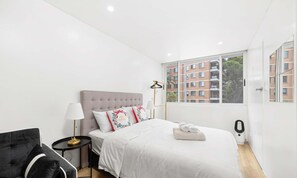 Strykjärn/strykbräda, wi-fi och sängkläder