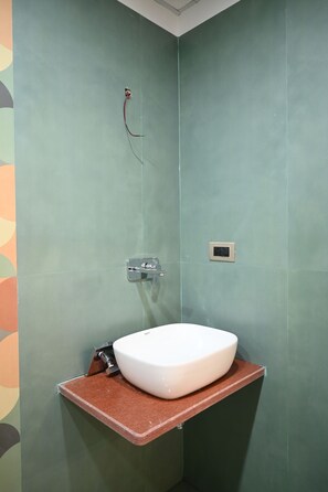 Bathroom - Hotel KIR International (Awleshpur)