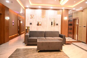 Living area - Hotel KIR International (Awleshpur)