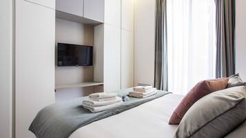 Apartment | 2 bedrooms, laptop workspace, iron/ironing board, bed sheets