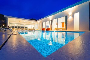 Outdoor pool, pool loungers