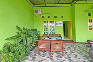 Coin salon dans le hall