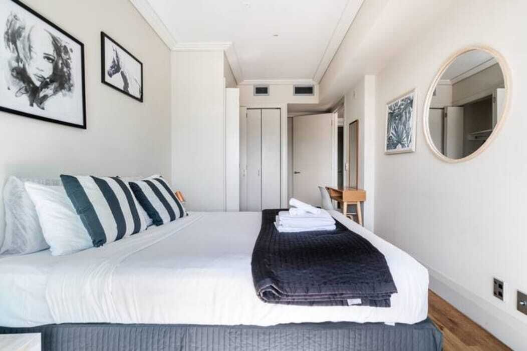 2 habitaciones, tabla de planchar con plancha y wifi gratis 