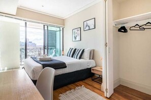 2 chambres, fer et planche à repasser, Wi-Fi gratuit, draps fournis