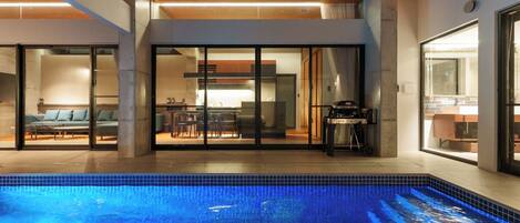 8 piscines extérieures