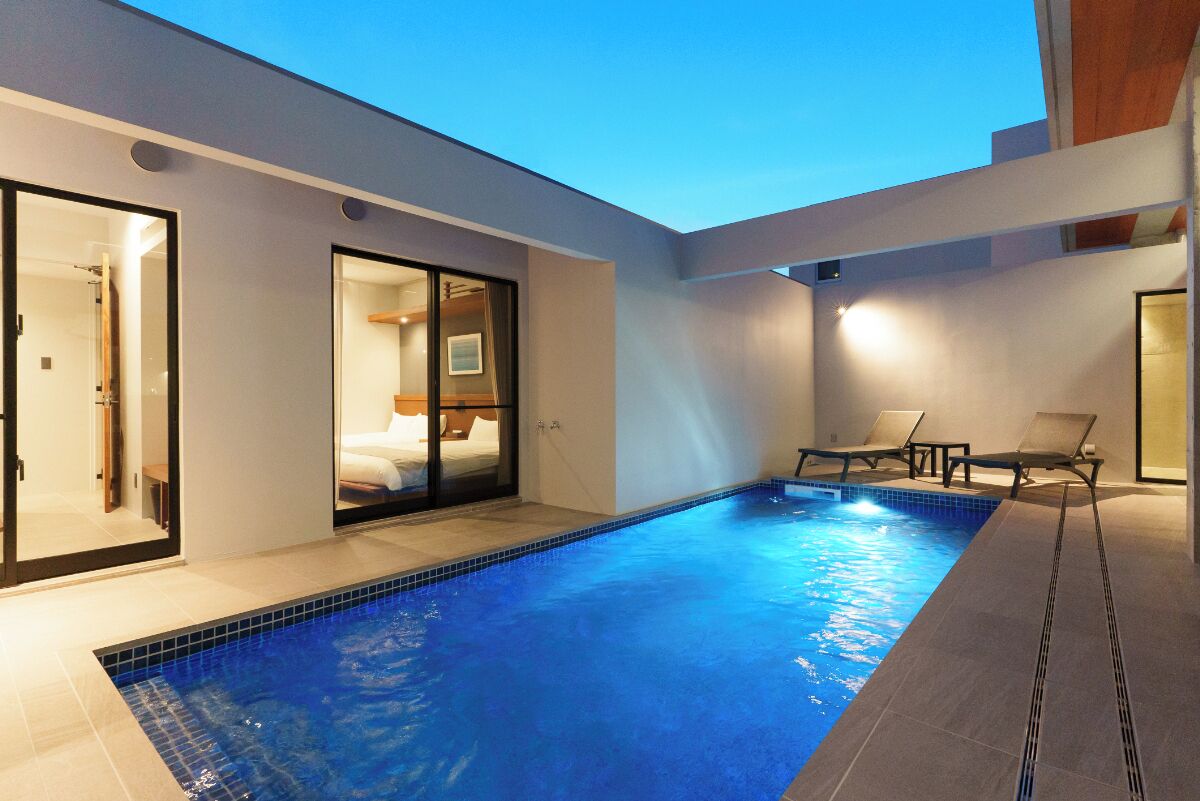 8 piscine all'aperto