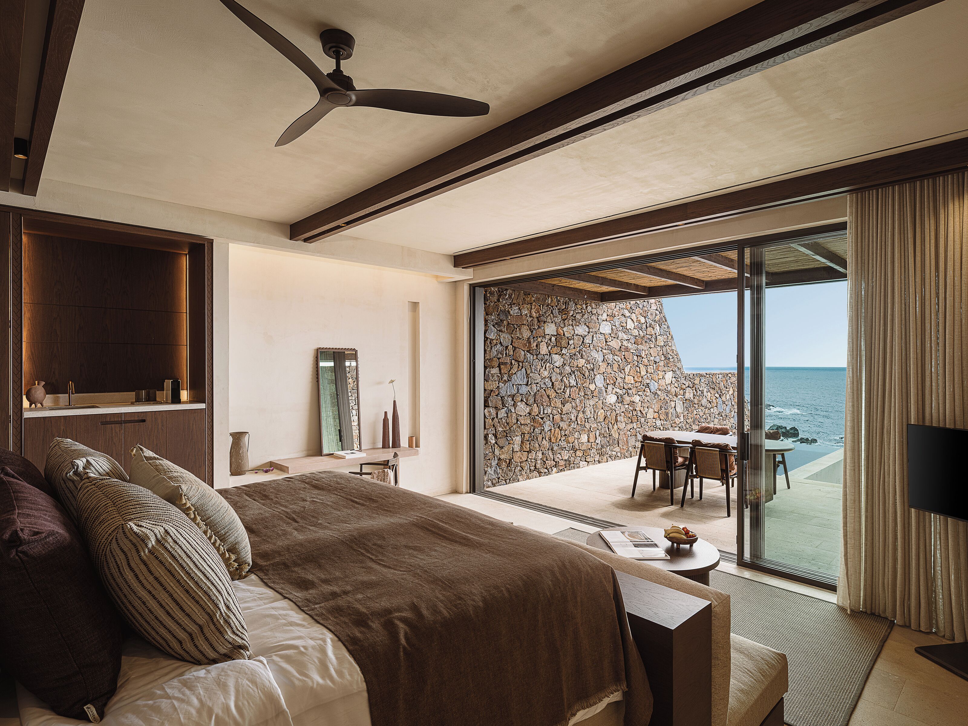 Horizon Suite with Private Heated Pool