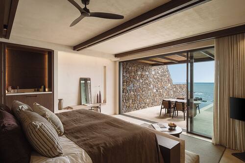 Horizon Suite with Private Heated Pool