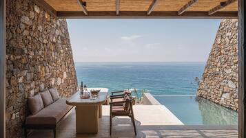 Horizon Suite with Private Heated Pool | Beach/ocean view