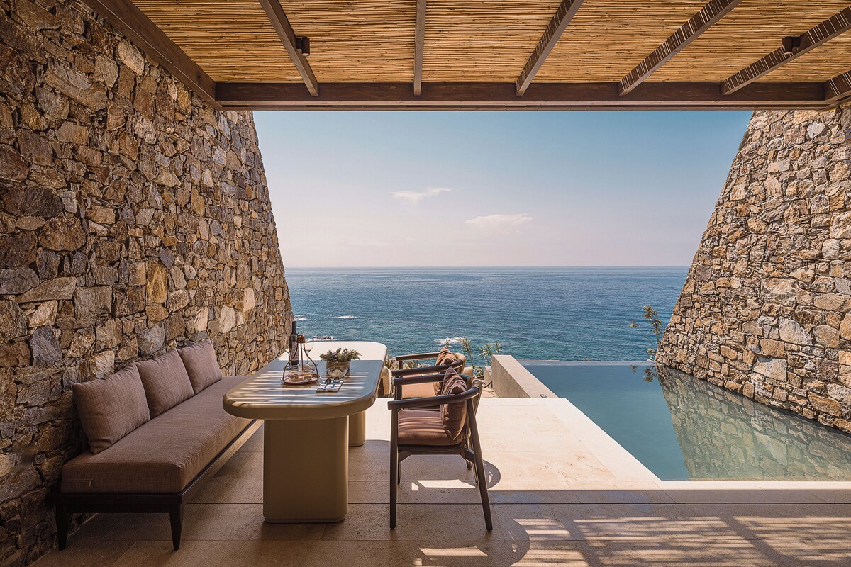 Horizon Suite with Private Heated Pool | Özel havuz