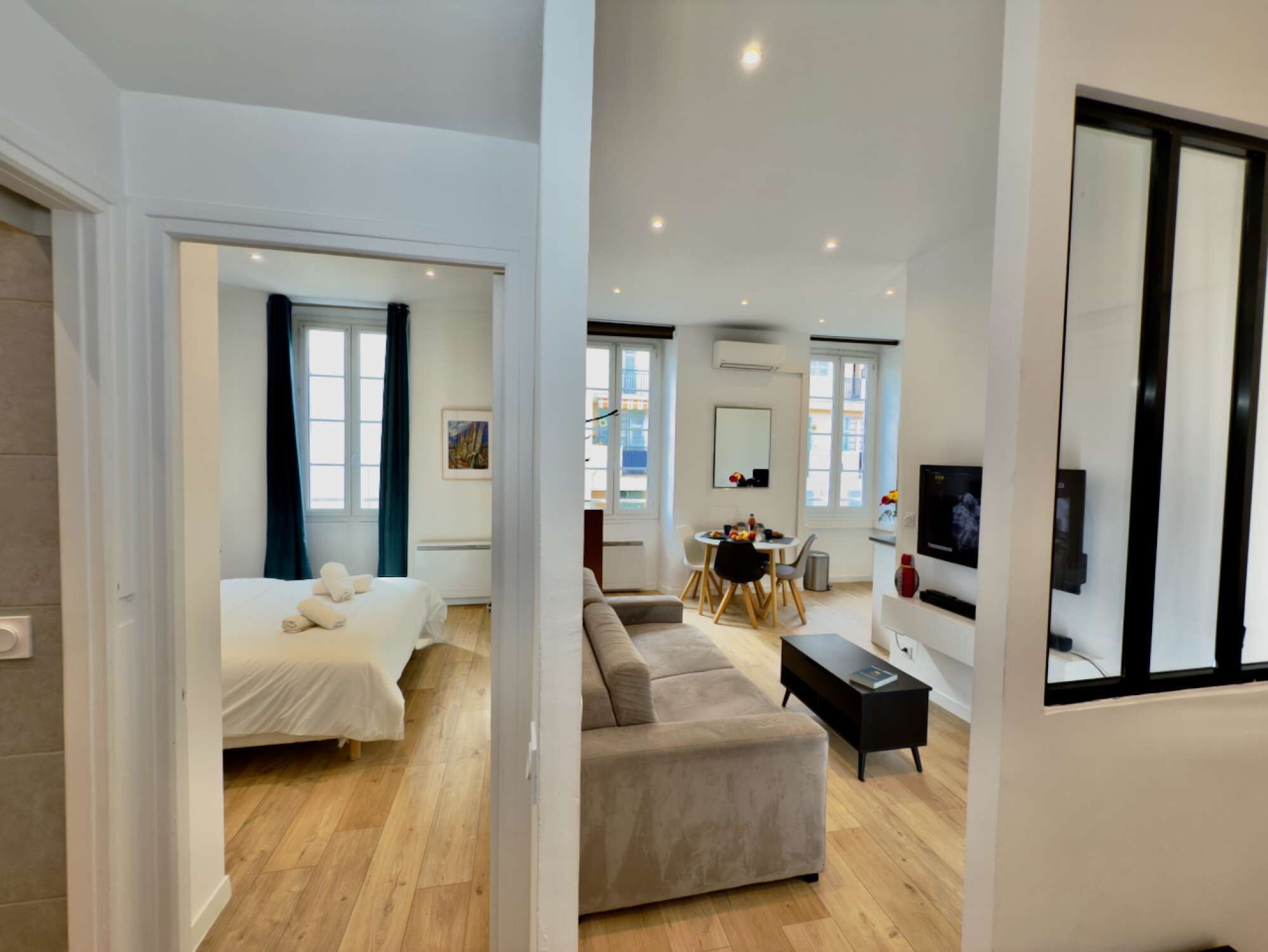 1 bedroom, desk, iron/ironing board, WiFi