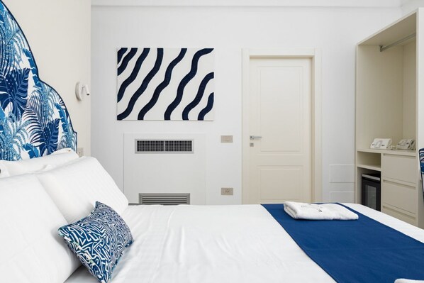 1 bedroom, in-room safe, desk, iron/ironing board