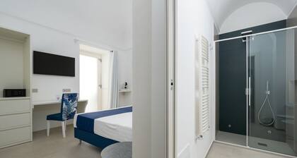 💎 Blu Sky Luxury Place – Deluxe Blue Room: Elegance, Comfort & Perfect Location between Beach and Train Station 🚉🌊