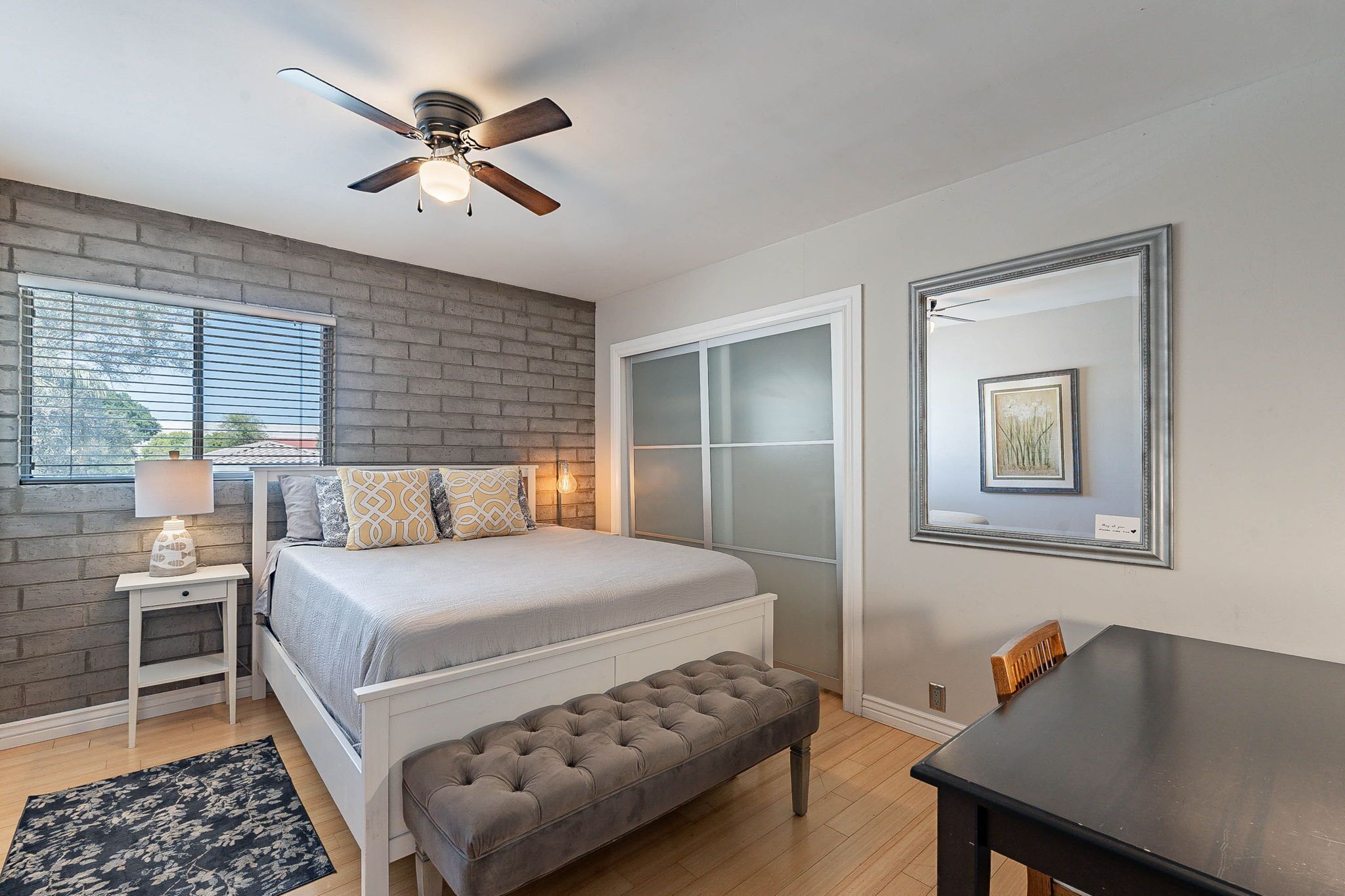 2 Schlafzimmer, Schreibtisch, Bügeleisen/Bügelbrett, kostenloses WLAN