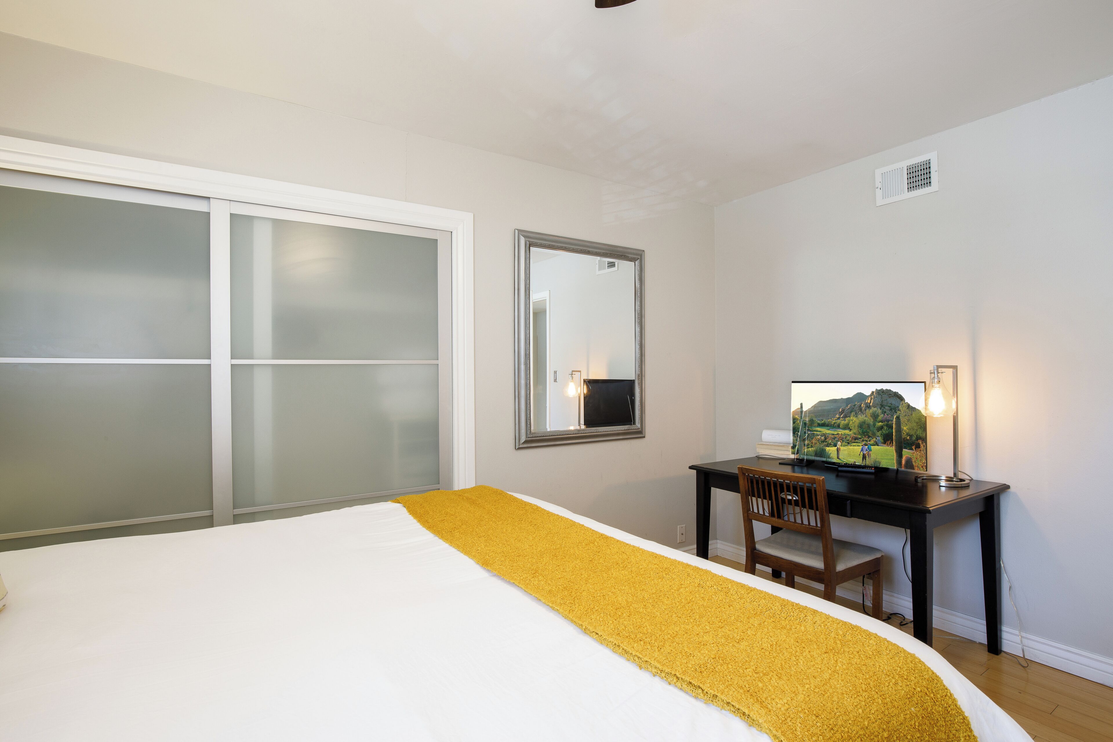 2 chambres, bureau, fer et planche à repasser, Wi-Fi gratuit