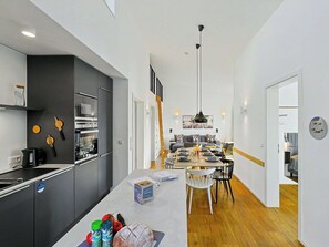 Dining - Beautiful private villa for 8 guests with pool, hot tub, WIFI, TV and terrace (Diepholz)