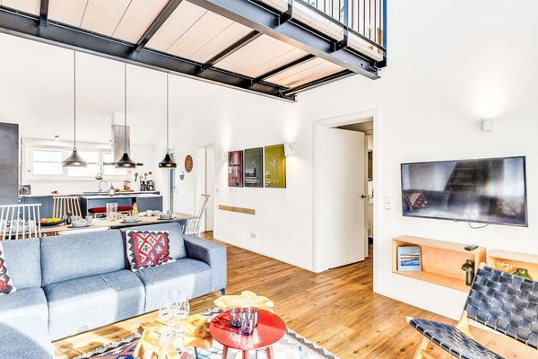 Interior Design, Möbel, Flooring, Decke, Fussboden, Wohnzimmer, Zimmer, Couch, Tabelle, Wohnung