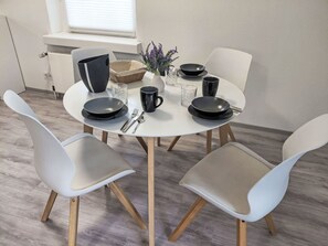 Dining - Beautiful apartment for 3 people with WIFI and TV (Bad Pyrmont)