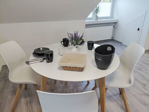Dining - Beautiful apartment for 3 people with WIFI and TV (Bad Pyrmont)