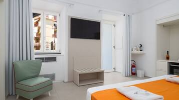 1 Schlafzimmer, Zimmersafe, Schreibtisch, kostenloses WLAN