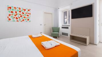 1 bedroom, in-room safe, desk, iron/ironing board
