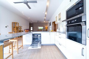 Villa, 4 Bedrooms, Private Pool, Pool View | Private kitchen