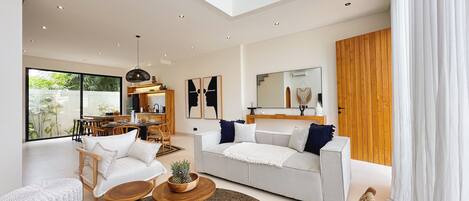 30-Zoll-Smart-TV mit Digitalempfang