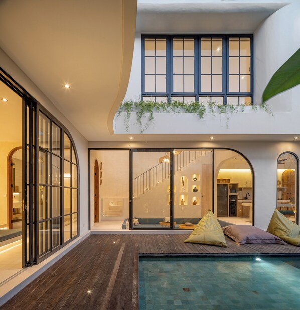 Hồ bơi ngoài trời 