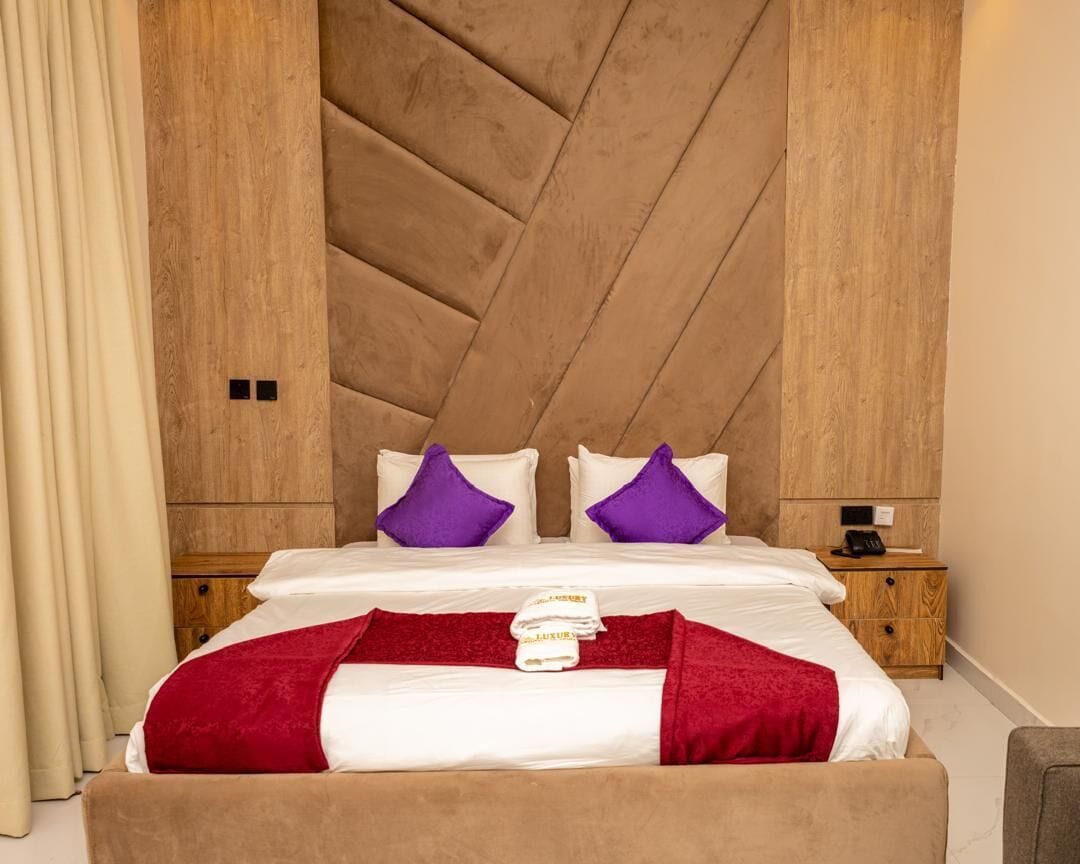 Comfort Studio | In-room safe, desk, laptop workspace, blackout drapes