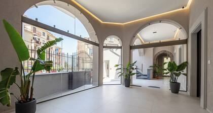 💎 Blu Sky – Green apt: Luxury Retreat with In-Room Jacuzzi & Town View 🌿🛁