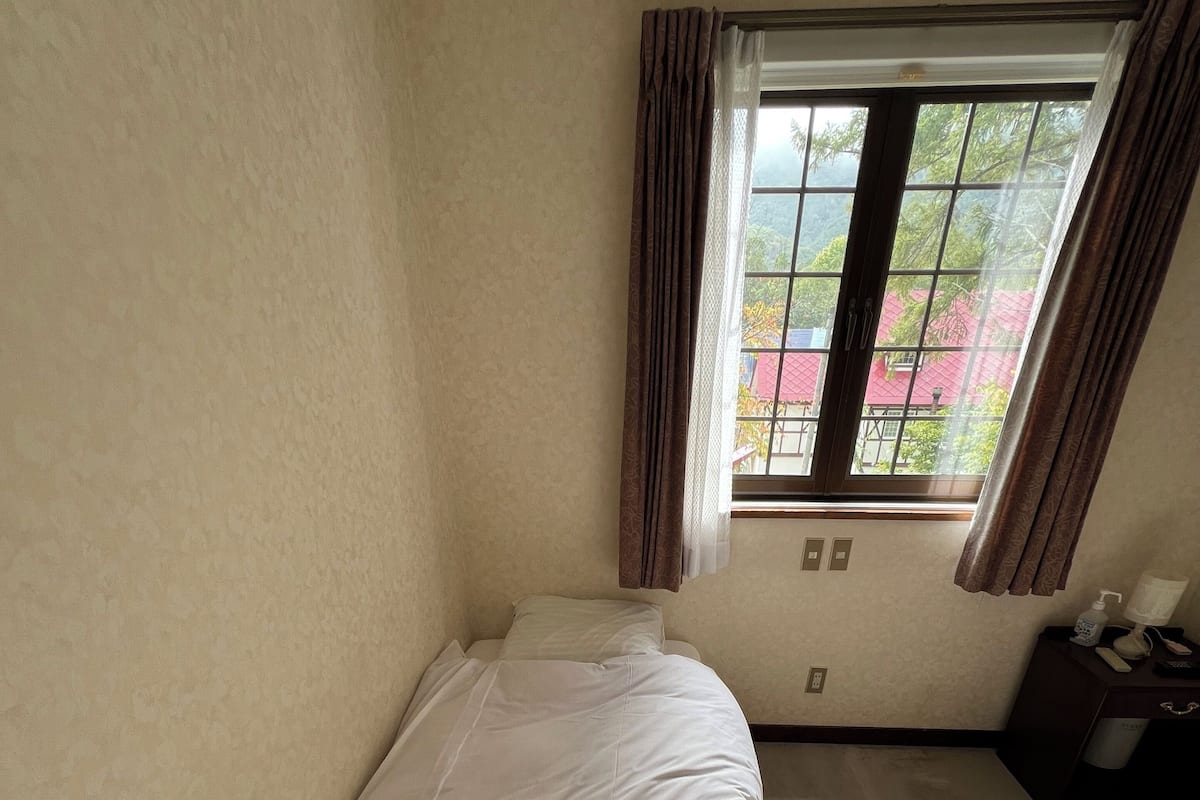 Basic Single Room, Mountain View