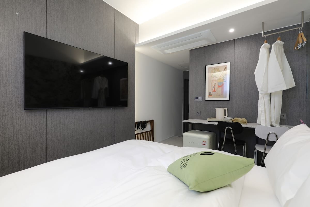 Deluxe Double Room, City View | Free WiFi