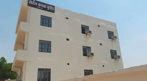 واجهة المنشأة