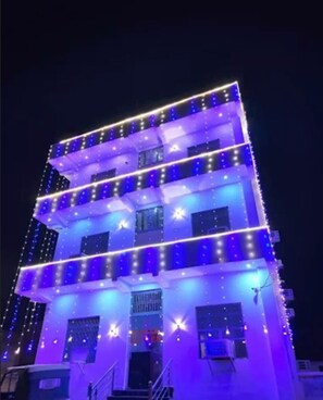 واجهة المنشأة