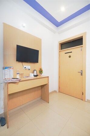 Deluxe kamer | Een bureau, gratis wifi