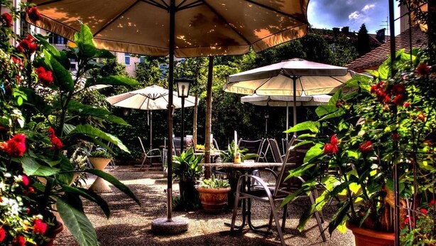 Outdoor dining - Hotel Alter Telegraf (Graz)