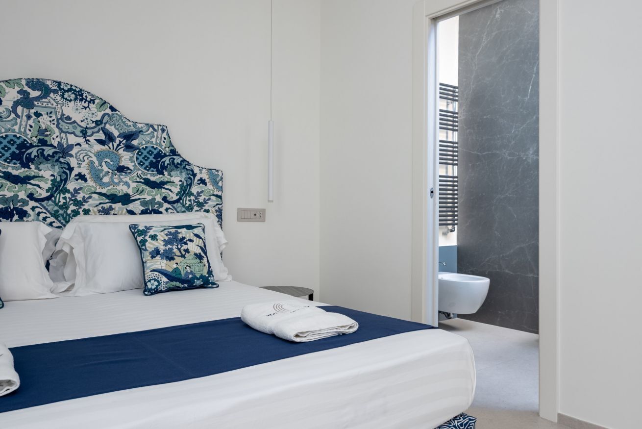 1 Schlafzimmer, Zimmersafe, Schreibtisch, Bügeleisen/Bügelbrett