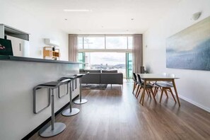 Dining - Spacious Penthouse With Spectacular Harbour Views! (Auckland)