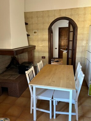 Dining - Alta Marea Portoscuso (SU) - 6 Beds, Seafront and Pinewood! (Portoscuso)
