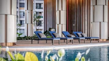 Egyptian cotton sheets, premium bedding, down duvets