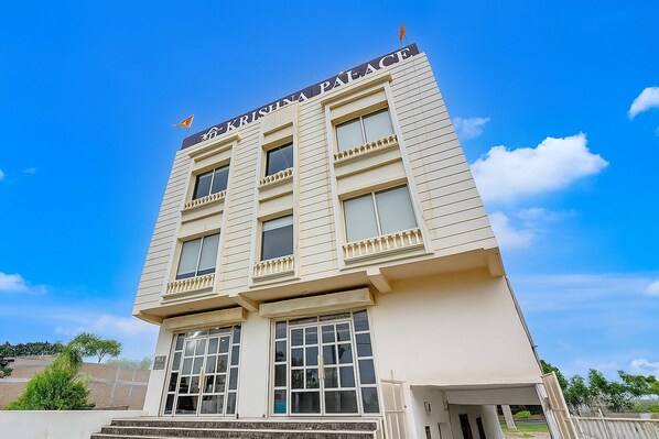Front of property - Shree Krisna Palace (Lucknow)
