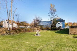 Property grounds - Waterfront Cottage, Top Fishing Spot, Light House, Pet-Friendly (Dunville)