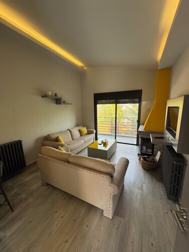 The Cozy Inn - Agate