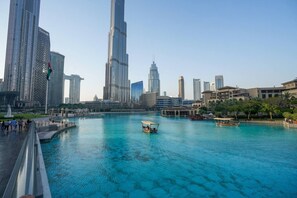 Pool - Vogue, Downtown with Easy Access to Dubai Mall (Dubai)