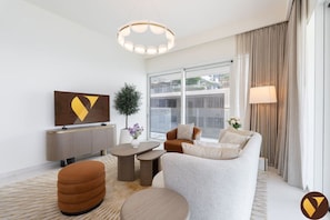 Smart TV - Vogue Emaar Beachfront Grand Blue Designed By Elie Saab (Dubai)