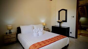 Luxury Villa, 5 Bedrooms, Balcony | Iron/ironing board, free WiFi