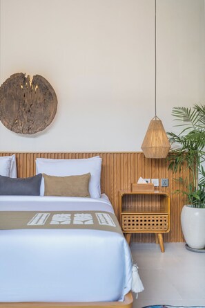 خزنة داخل الغرفة ومكواة/لوح كي وواي فاي مجانًا