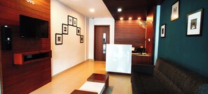 Quầy tiếp tân