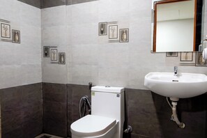 Doccia, set di cortesia gratuito, asciugamani, sapone